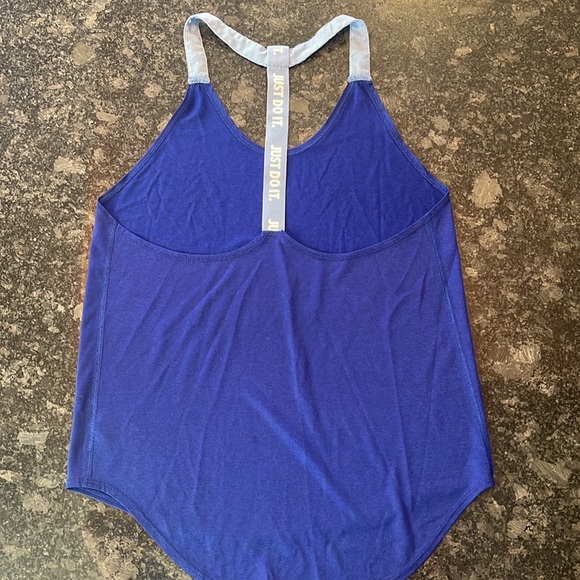 Nike - Blue workout tank - Picture 2 of 4